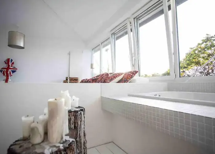 Whiteloft Apartment *